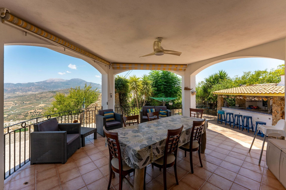 3 Bed Townhouse for sale in Guaro Costa Del Sol, Málaga, Spain
