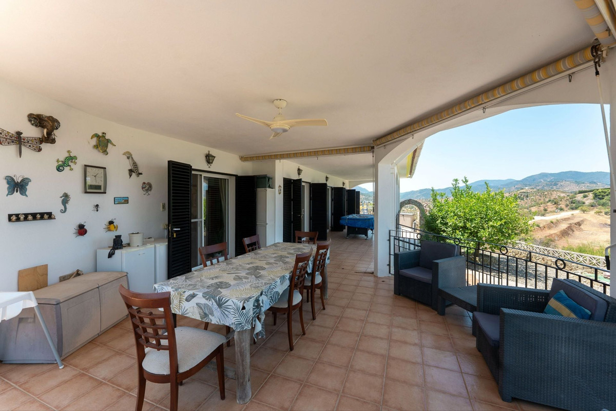 3 Bed Townhouse for sale in Guaro Costa Del Sol, Málaga, Spain