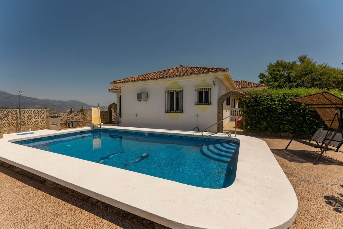 3 Bed Townhouse for sale in Guaro Costa Del Sol, Málaga, Spain
