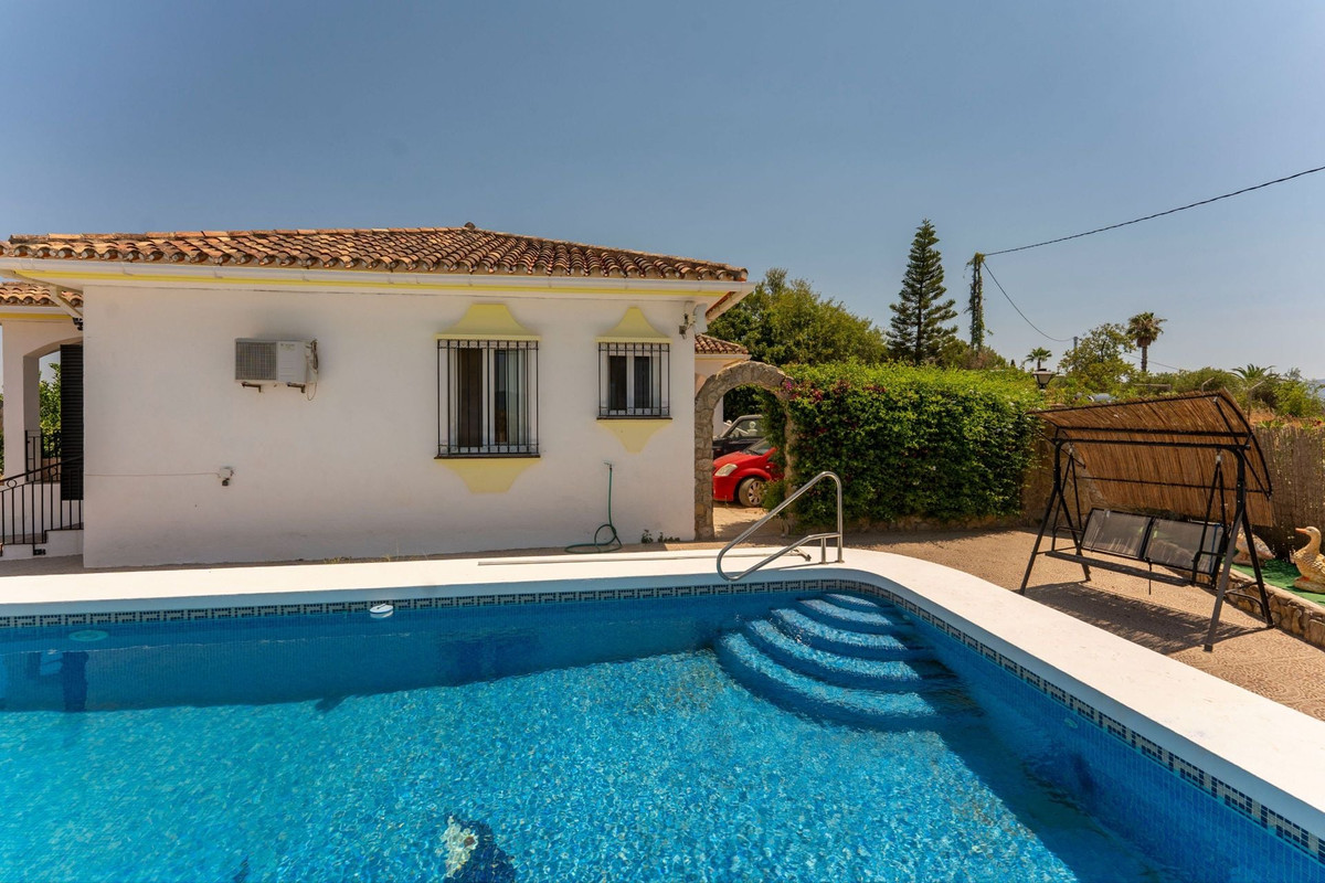 3 Bed Townhouse for sale in Guaro Costa Del Sol, Málaga, Spain
