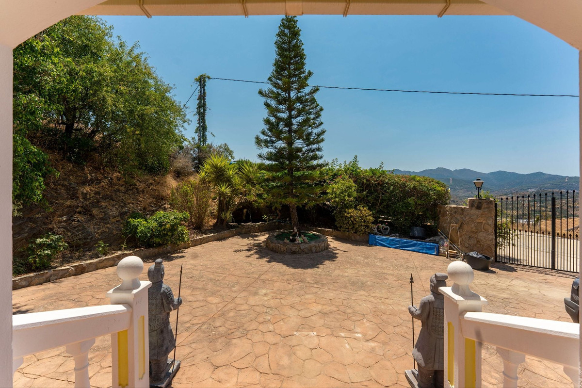 3 Bed Townhouse for sale in Guaro Costa Del Sol, Málaga, Spain
