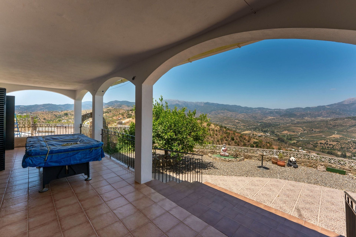 3 Bed Townhouse for sale in Guaro Costa Del Sol, Málaga, Spain