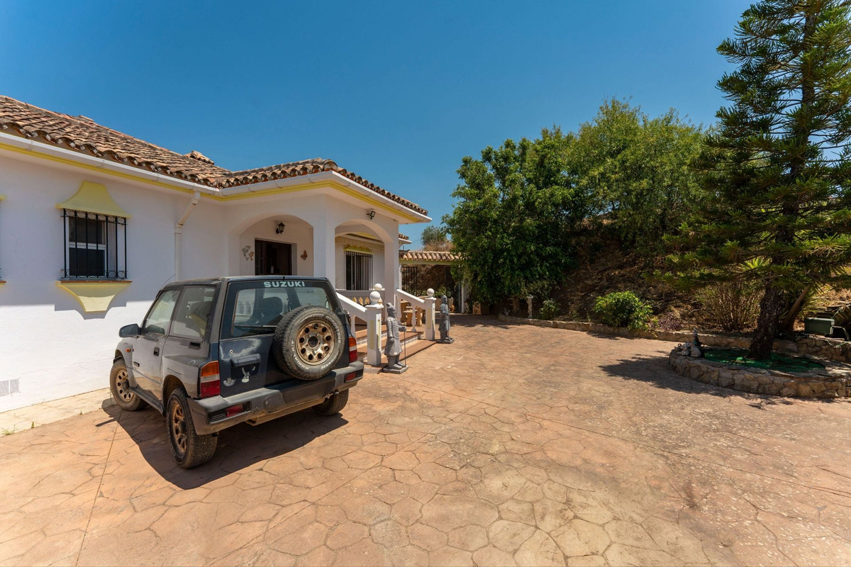 3 Bed Townhouse for sale in Guaro Costa Del Sol, Málaga, Spain