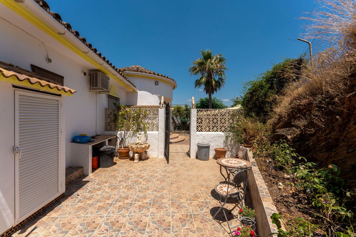 3 Bed Townhouse for sale in Guaro Costa Del Sol, Málaga, Spain