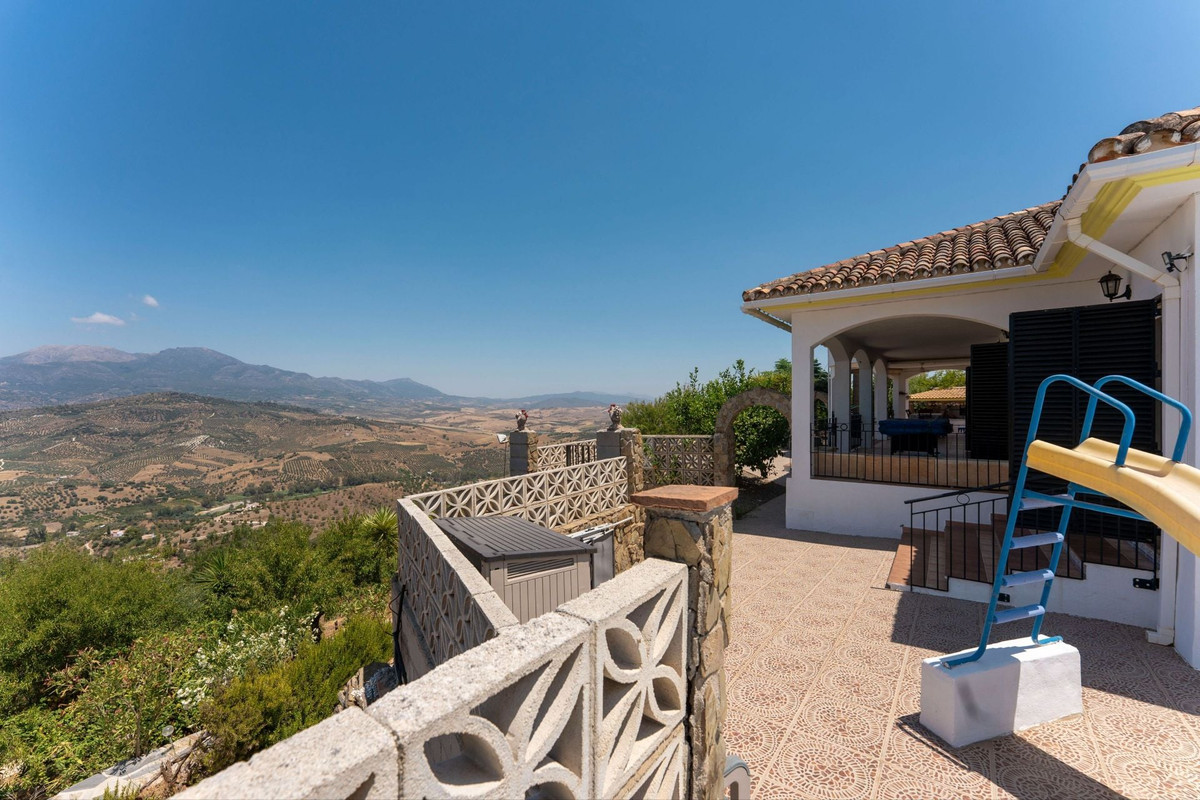 3 Bed Townhouse for sale in Guaro Costa Del Sol, Málaga, Spain