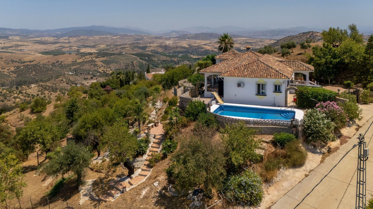 3 Bed Townhouse for sale in Guaro Costa Del Sol, Málaga, Spain