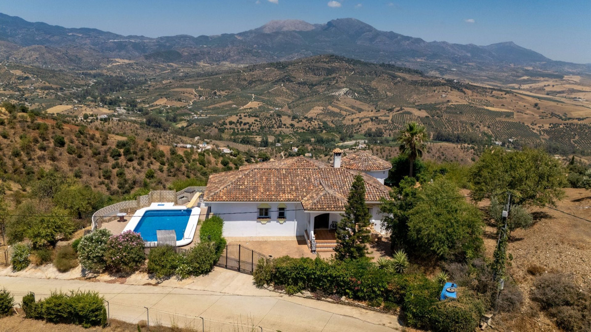 3 Bed Townhouse for sale in Guaro Costa Del Sol, Málaga, Spain