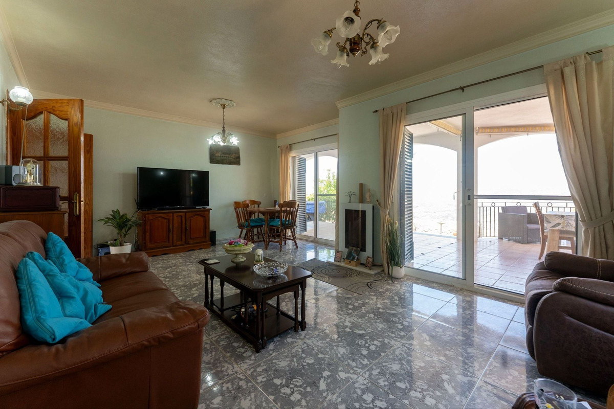 3 Bed Townhouse for sale in Guaro Costa Del Sol, Málaga, Spain