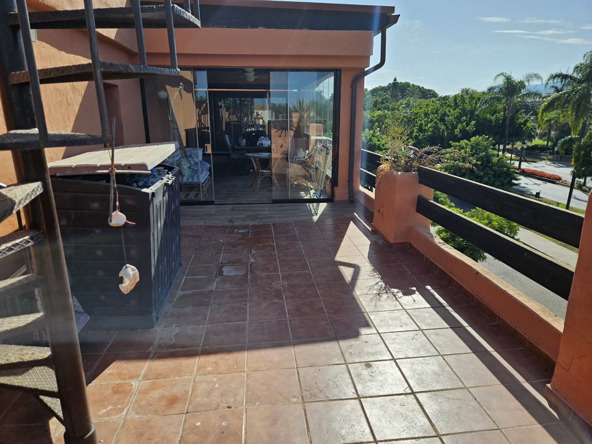 2 Bed Apartment for sale in Estepona Costa Del Sol, Málaga, Spain