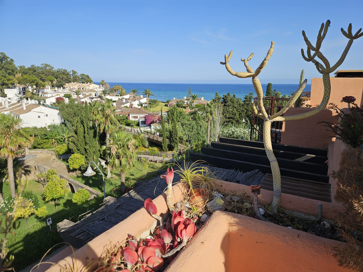 2 Bed Apartment for sale in Estepona Costa Del Sol, Málaga, Spain