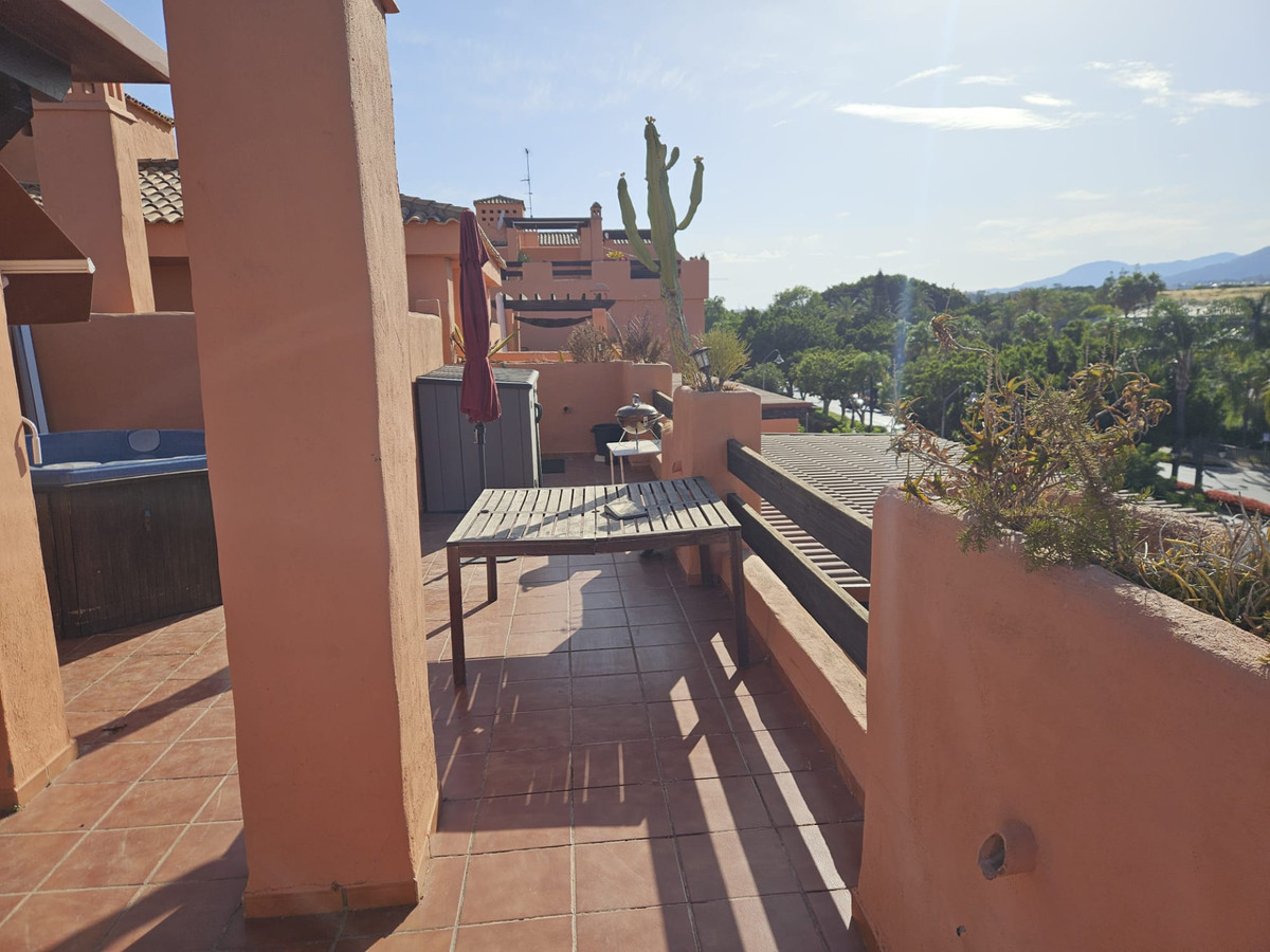2 Bed Apartment for sale in Estepona Costa Del Sol, Málaga, Spain