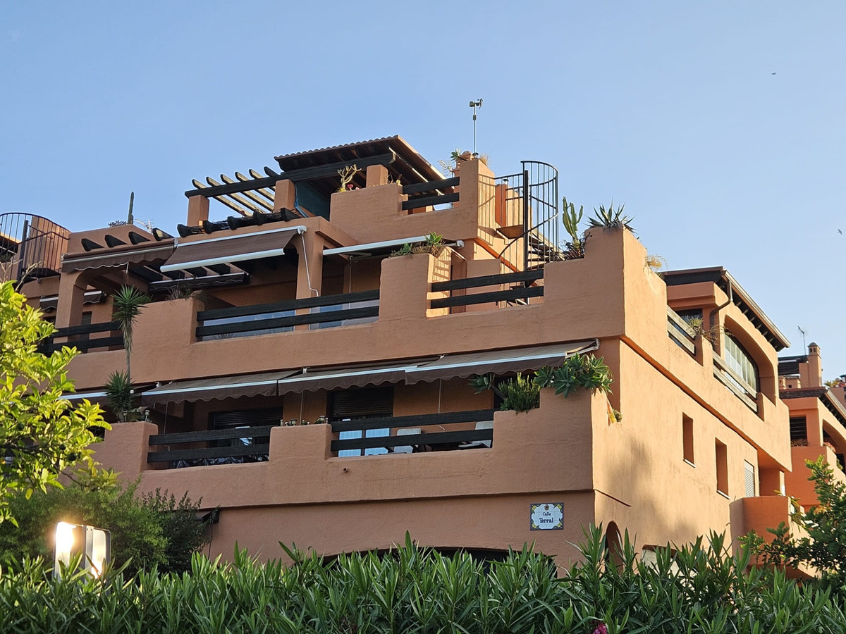 2 Bed Apartment for sale in Estepona Costa Del Sol, Málaga, Spain
