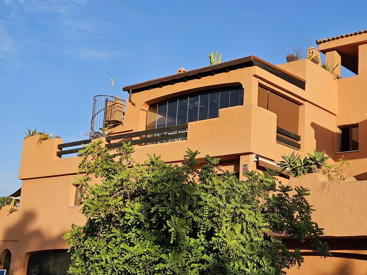 2 Bed Apartment for sale in Estepona Costa Del Sol, Málaga, Spain