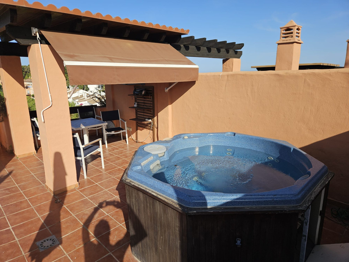 2 Bed Apartment for sale in Estepona Costa Del Sol, Málaga, Spain