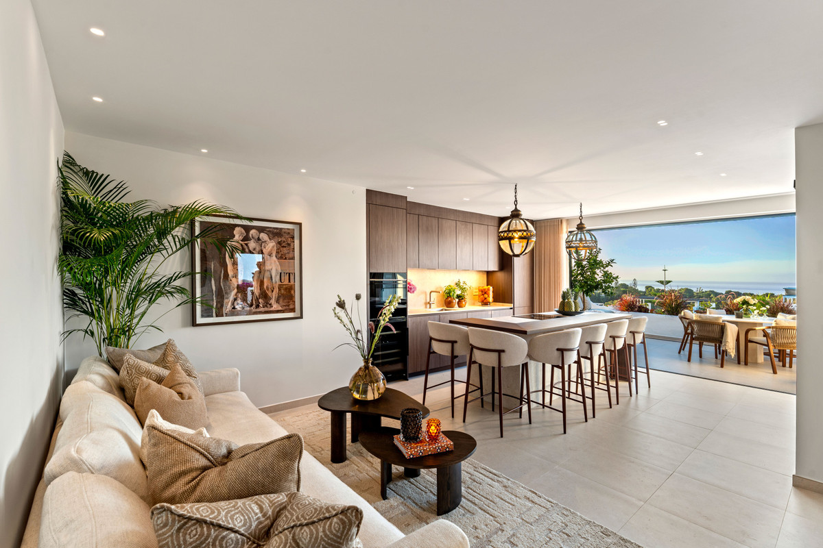 3 Bed Apartment for sale in The Golden Mile Costa Del Sol, Málaga, Spain