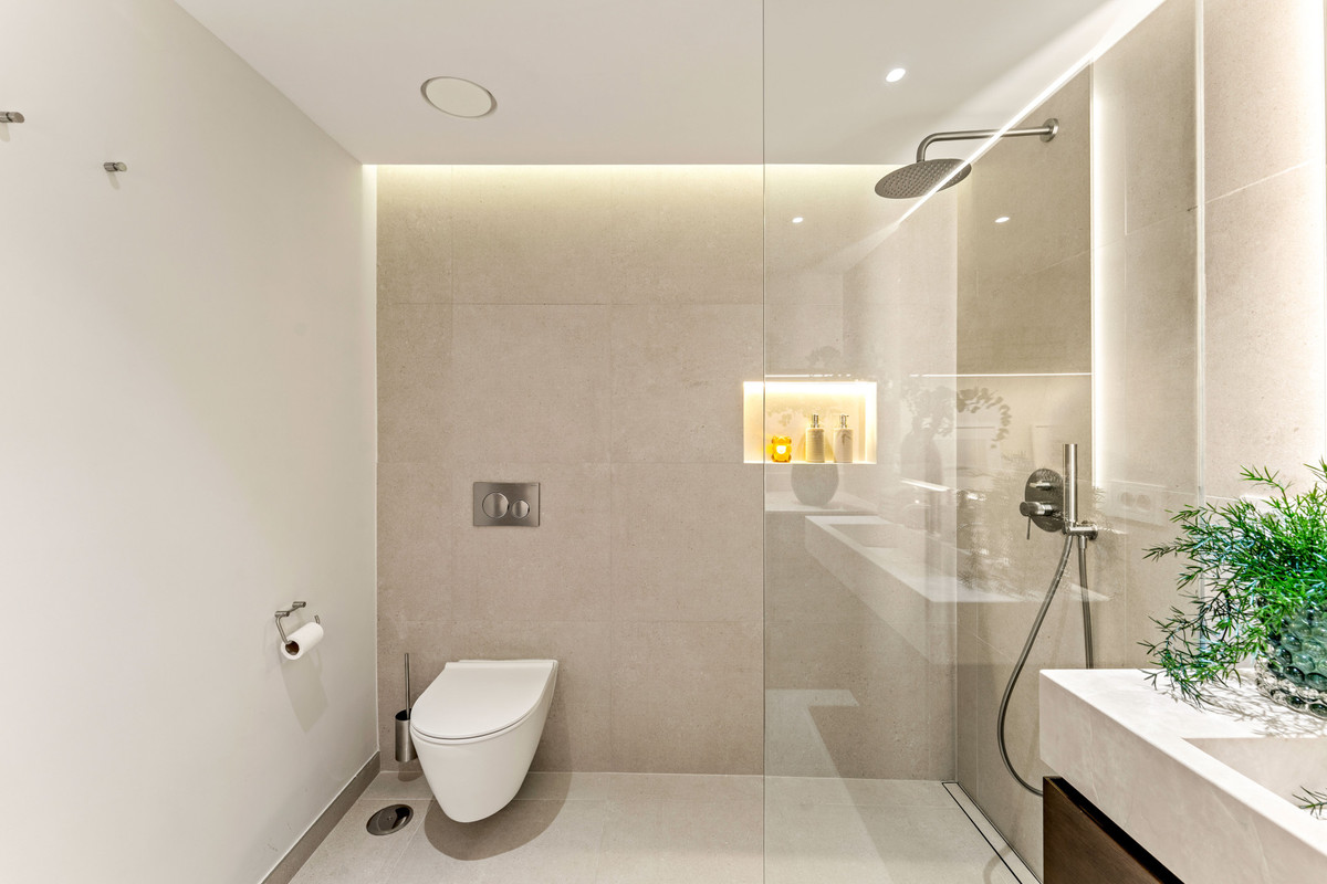 3 Bed Apartment for sale in The Golden Mile Costa Del Sol, Málaga, Spain