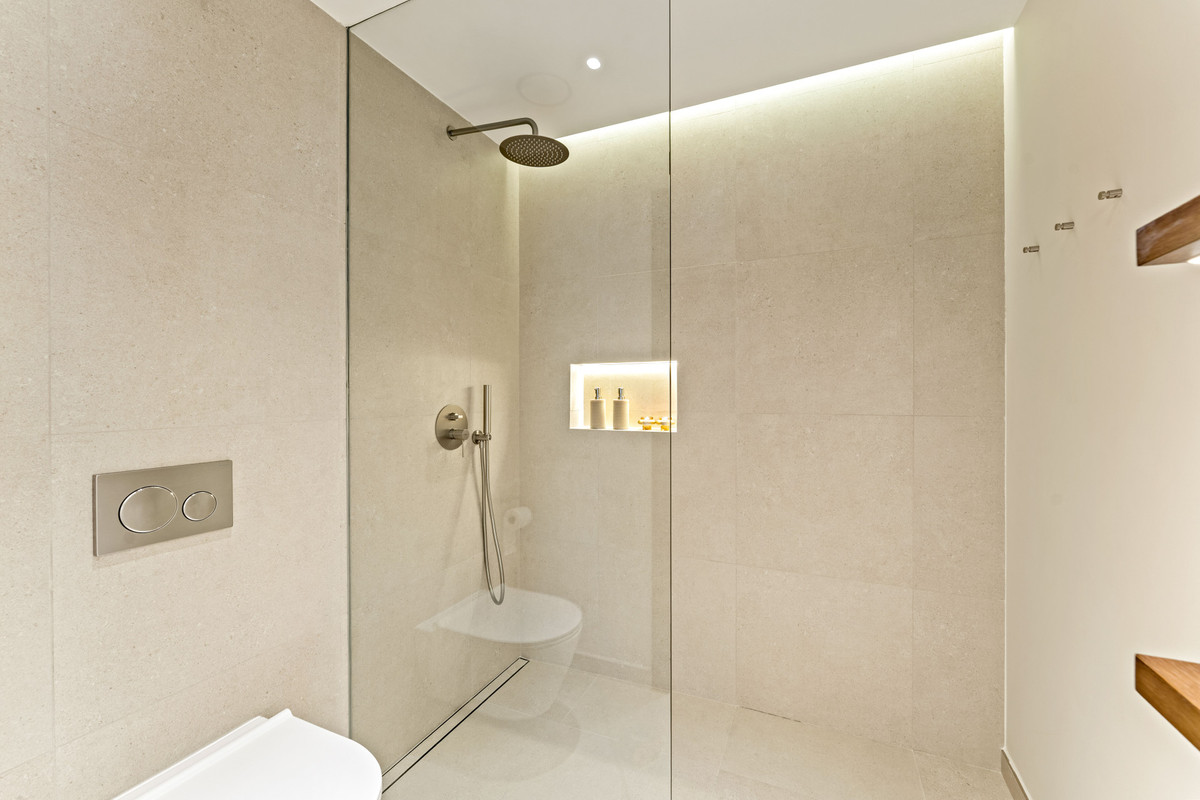 3 Bed Apartment for sale in The Golden Mile Costa Del Sol, Málaga, Spain