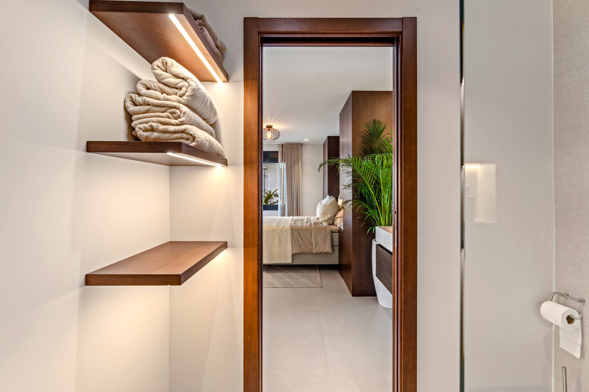 3 Bed Apartment for sale in The Golden Mile Costa Del Sol, Málaga, Spain