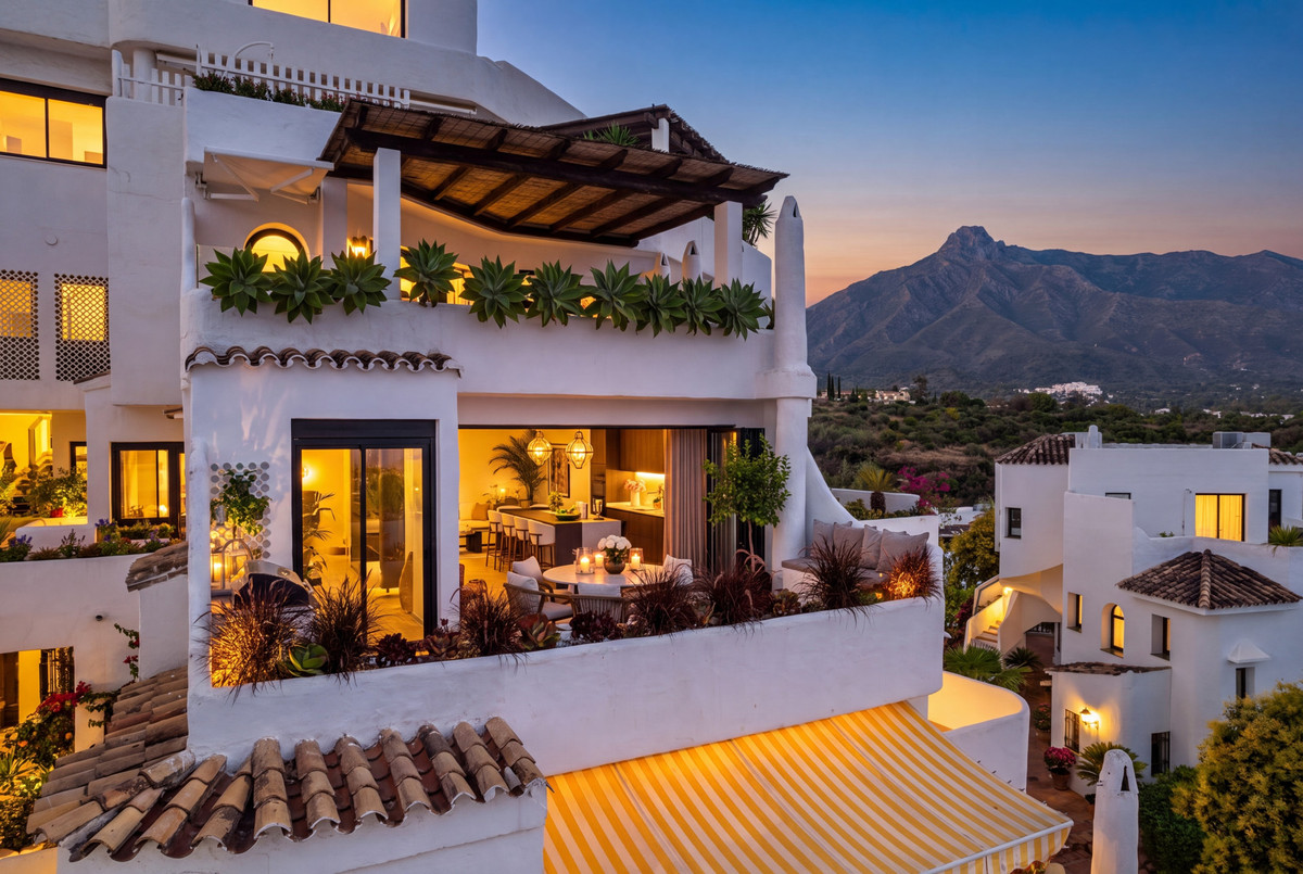 3 Bed Apartment for sale in The Golden Mile Costa Del Sol, Málaga, Spain