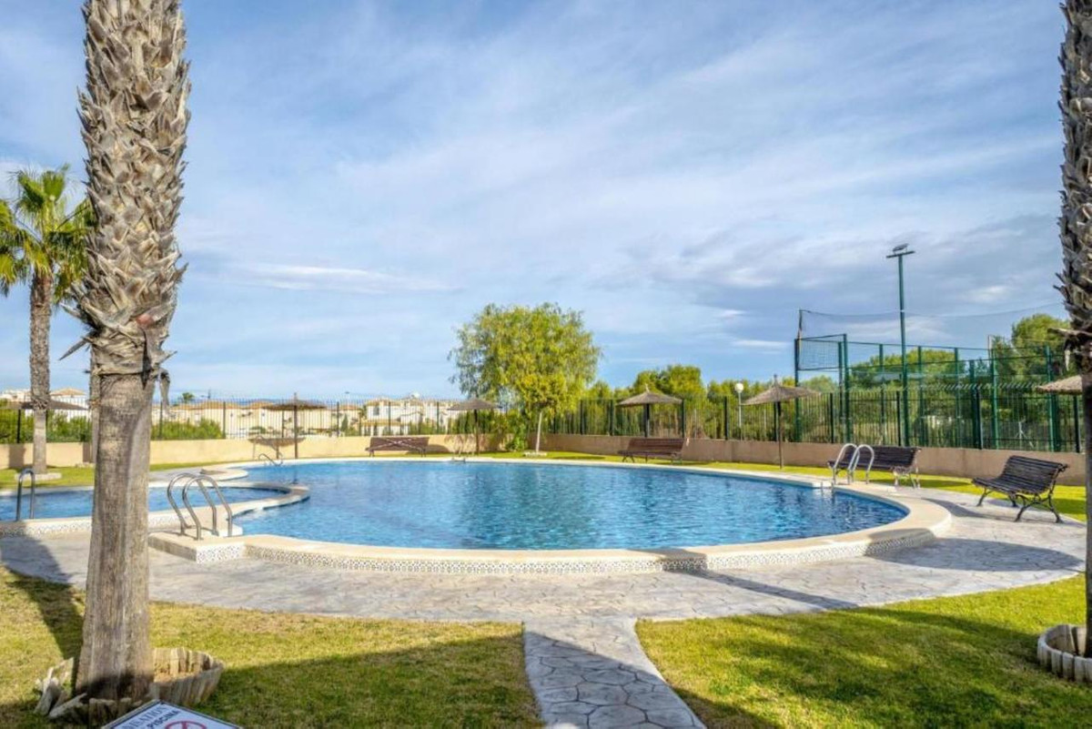 2 Bed Apartment for sale in Los Altos Costa Blanca, Alicante, Spain