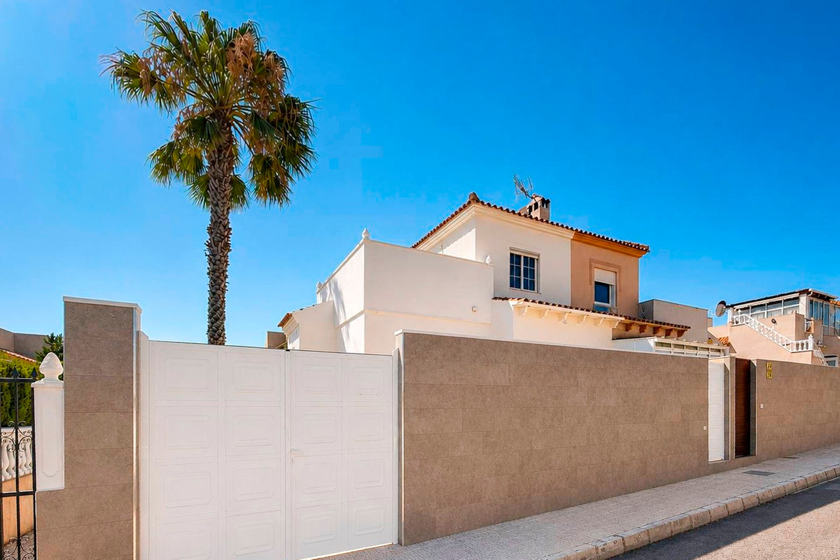 3 Bed Townhouse for sale in Los Altos Costa Blanca, Alicante, Spain