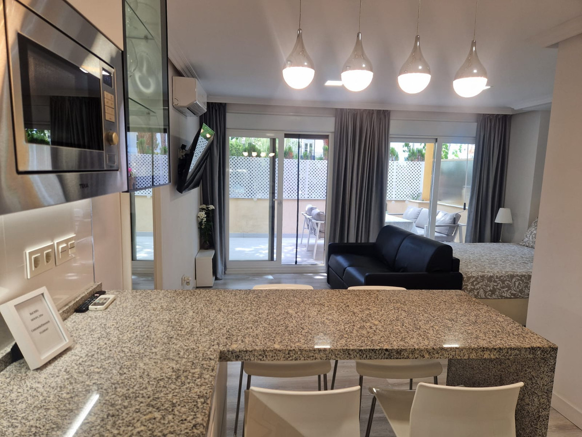 1 Bed Apartment for sale in Elviria Costa Del Sol, Málaga, Spain