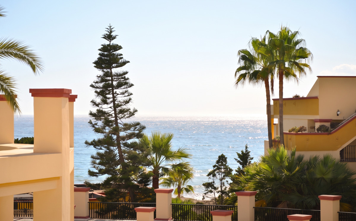 1 Bed Apartment for sale in Elviria Costa Del Sol, Málaga, Spain