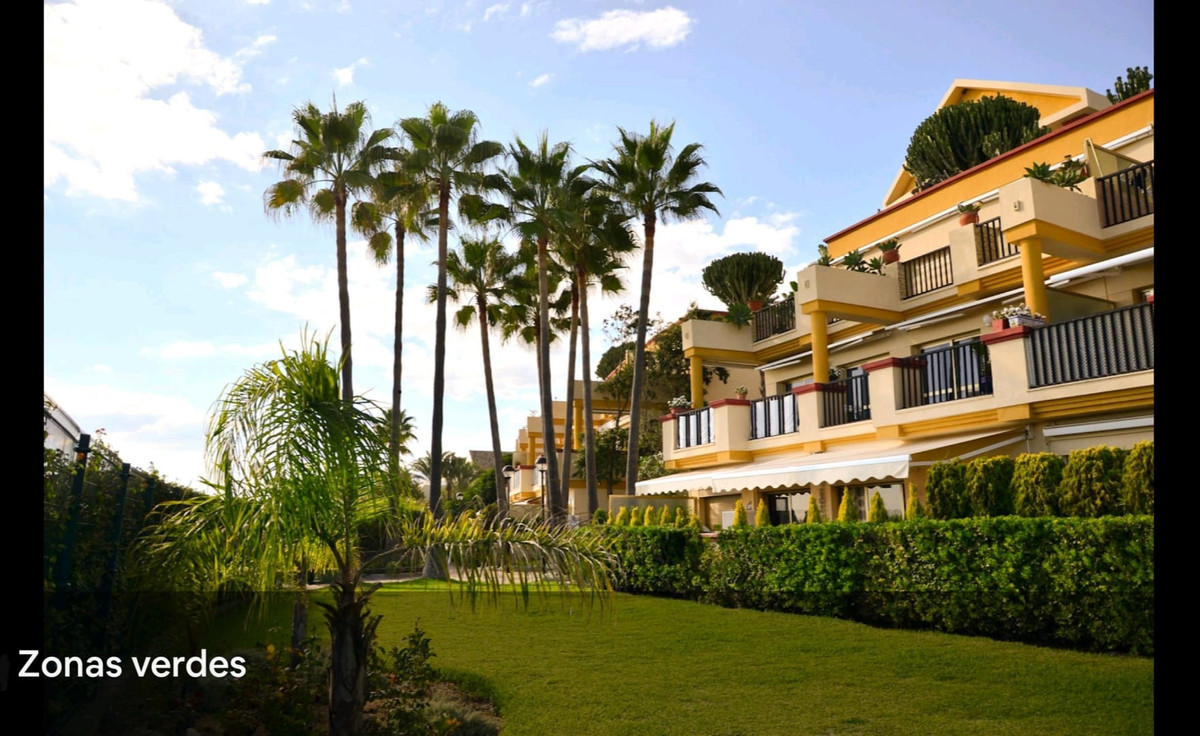 1 Bed Apartment for sale in Elviria Costa Del Sol, Málaga, Spain