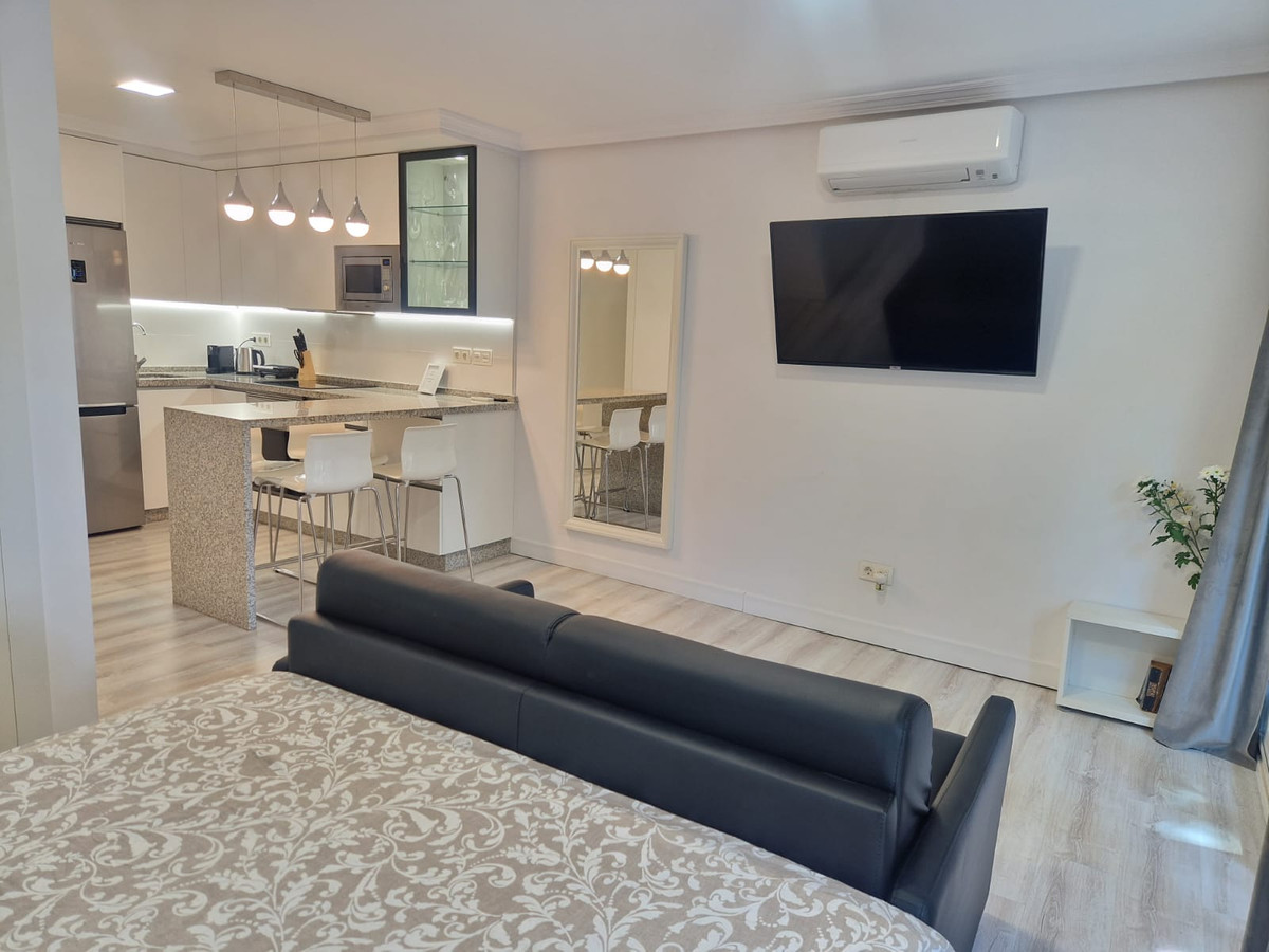 1 Bed Apartment for sale in Elviria Costa Del Sol, Málaga, Spain