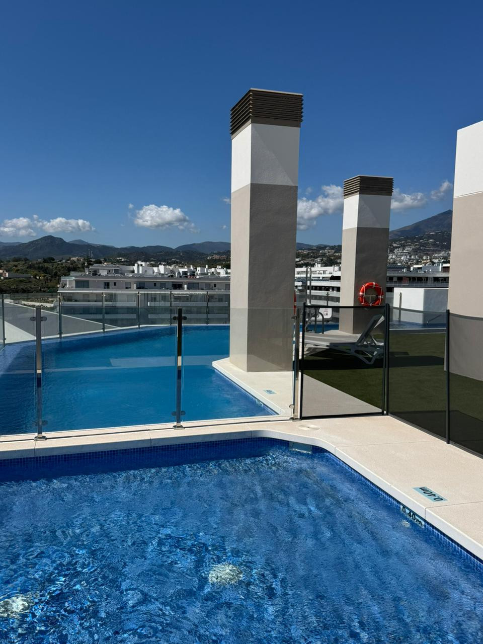 Se vende Apartamento Planta Media de 3 dormitorios en Costa Del Sol, Málaga, España