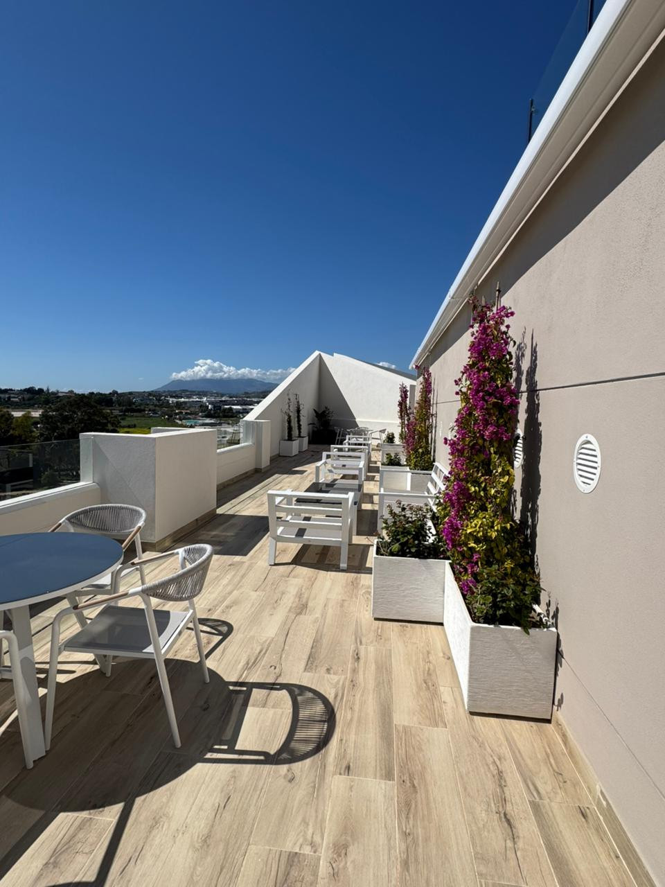 Se vende Apartamento Planta Media de 3 dormitorios en Costa Del Sol, Málaga, España
