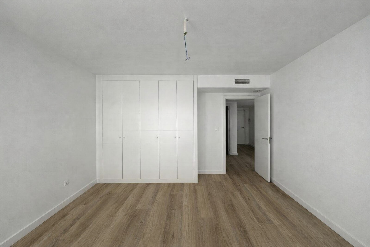 Se vende Apartamento Planta Media de 3 dormitorios en Costa Del Sol, Málaga, España