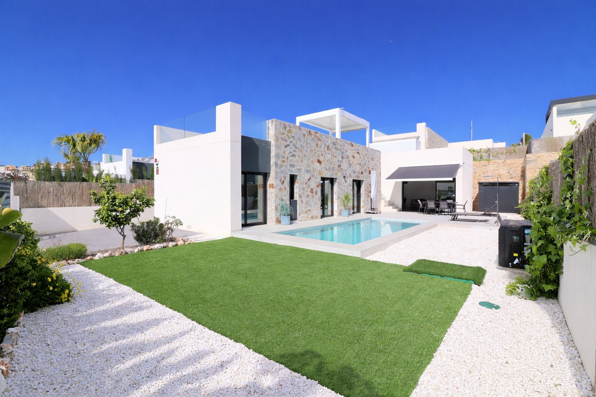 3 Bed Townhouse for sale in Algorfa Costa Blanca, Alicante, Spain