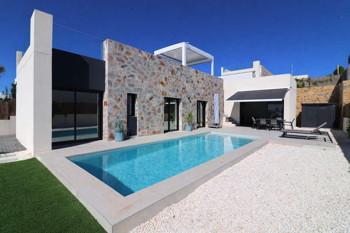 3 Bed Townhouse for sale in Algorfa Costa Blanca, Alicante, Spain