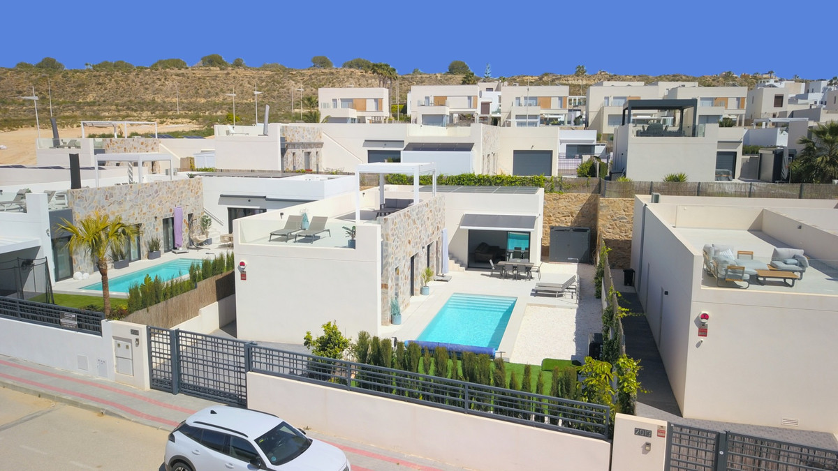 3 Bed Townhouse for sale in Algorfa Costa Blanca, Alicante, Spain