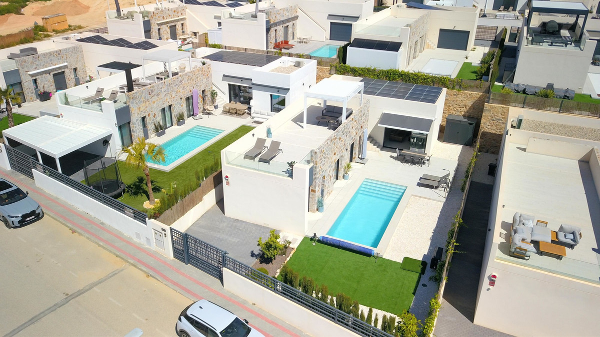 3 Bed Townhouse for sale in Algorfa Costa Blanca, Alicante, Spain