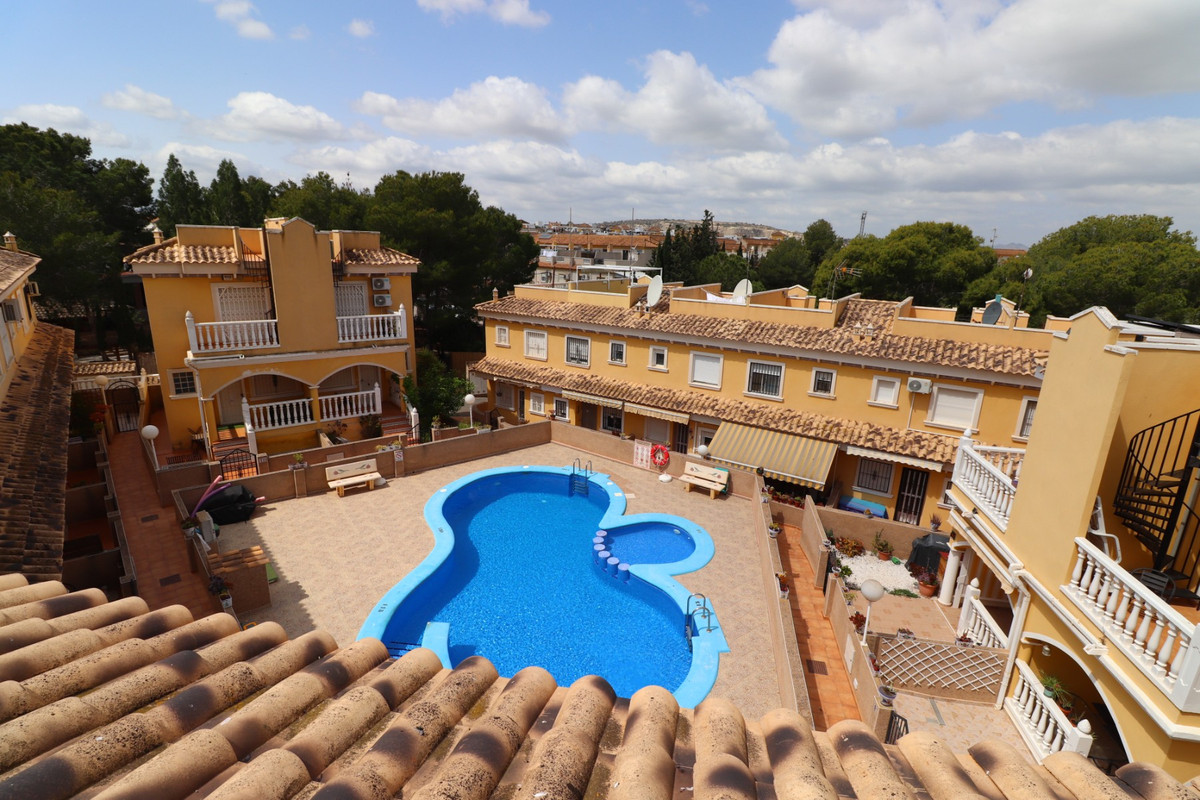 2 Bed Townhouse for sale in Montemar Costa Blanca, Alicante, Spain