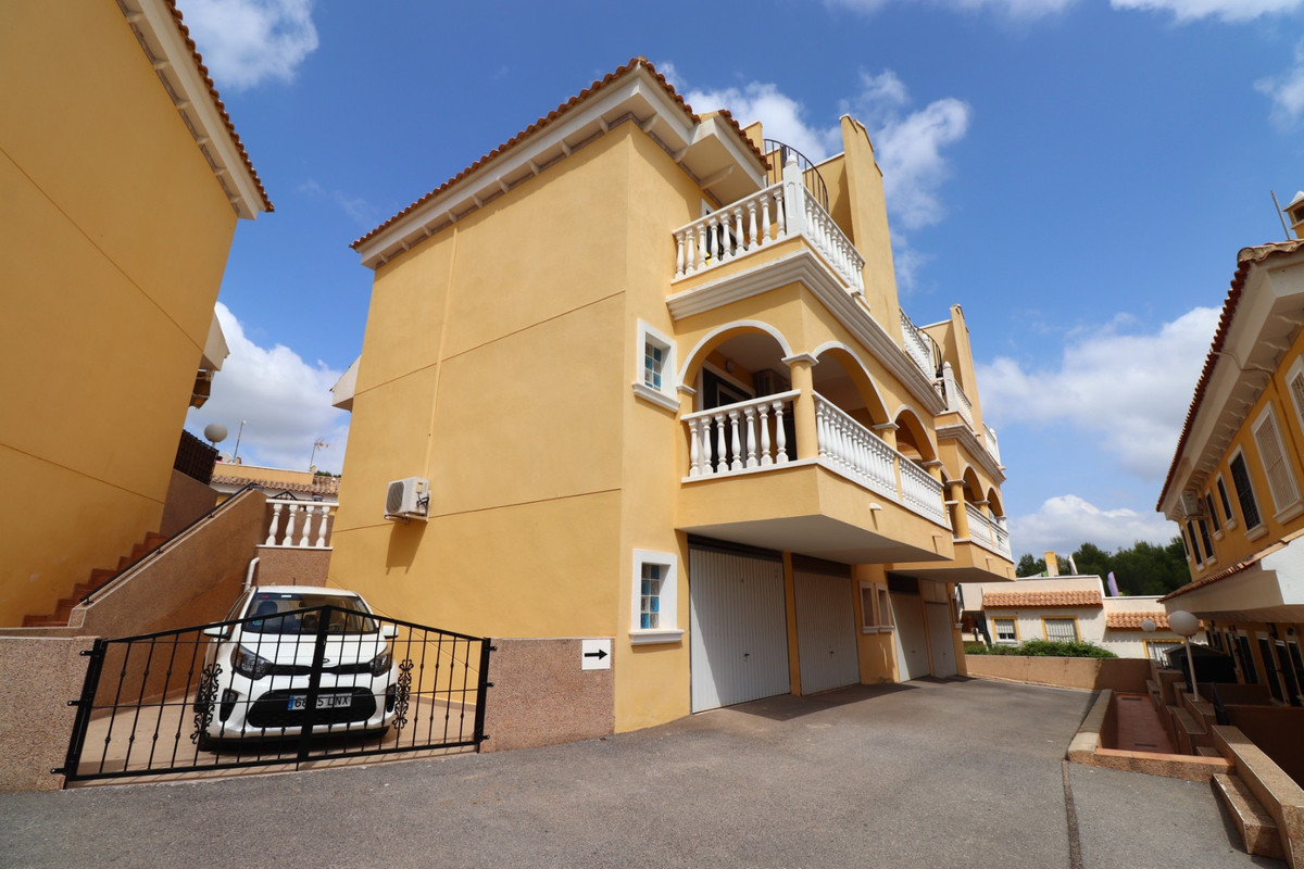 2 Bed Townhouse for sale in Montemar Costa Blanca, Alicante, Spain