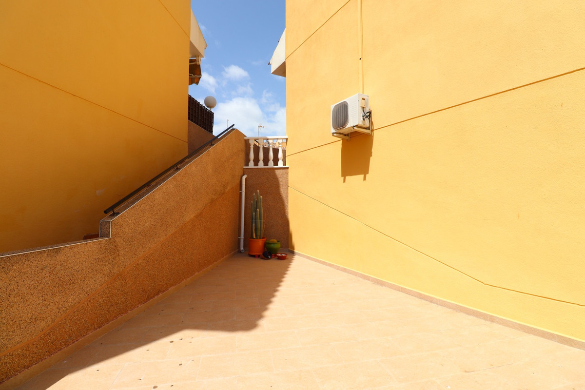 2 Bed Townhouse for sale in Montemar Costa Blanca, Alicante, Spain
