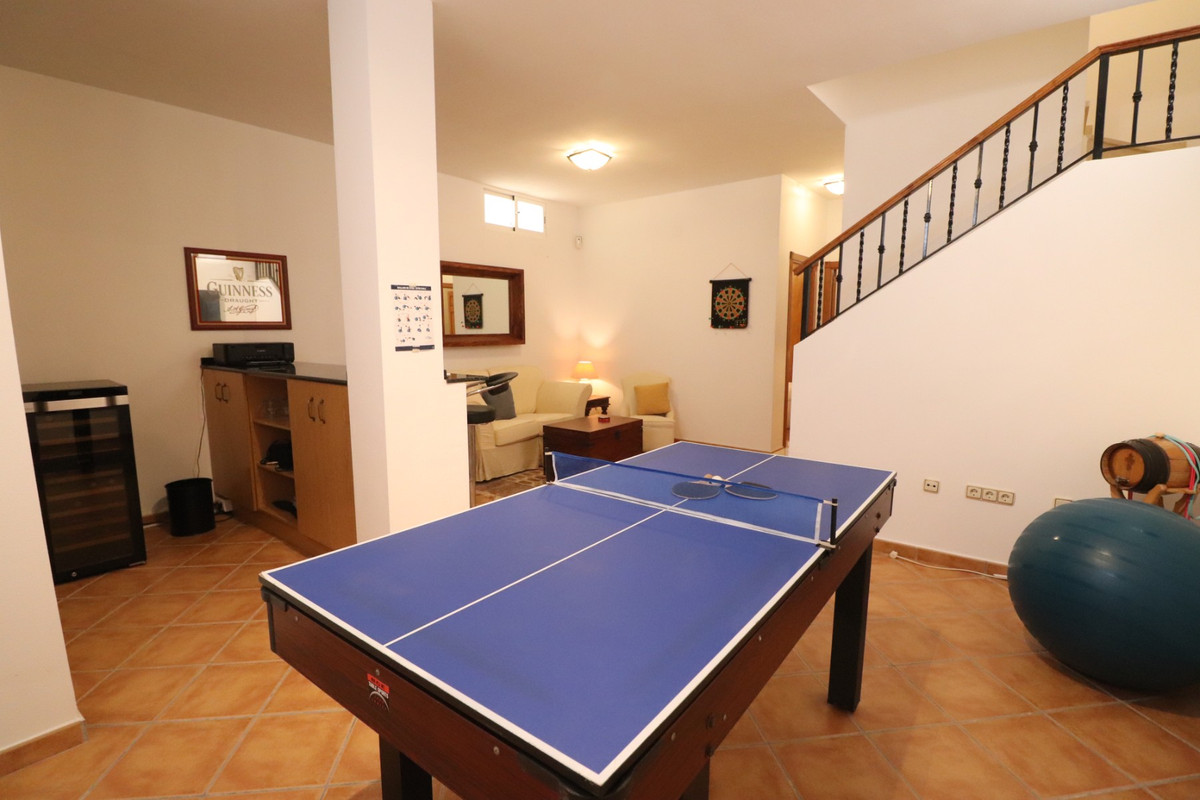 5 Bed Townhouse for sale in Lo Crispin Costa Blanca, Alicante, Spain