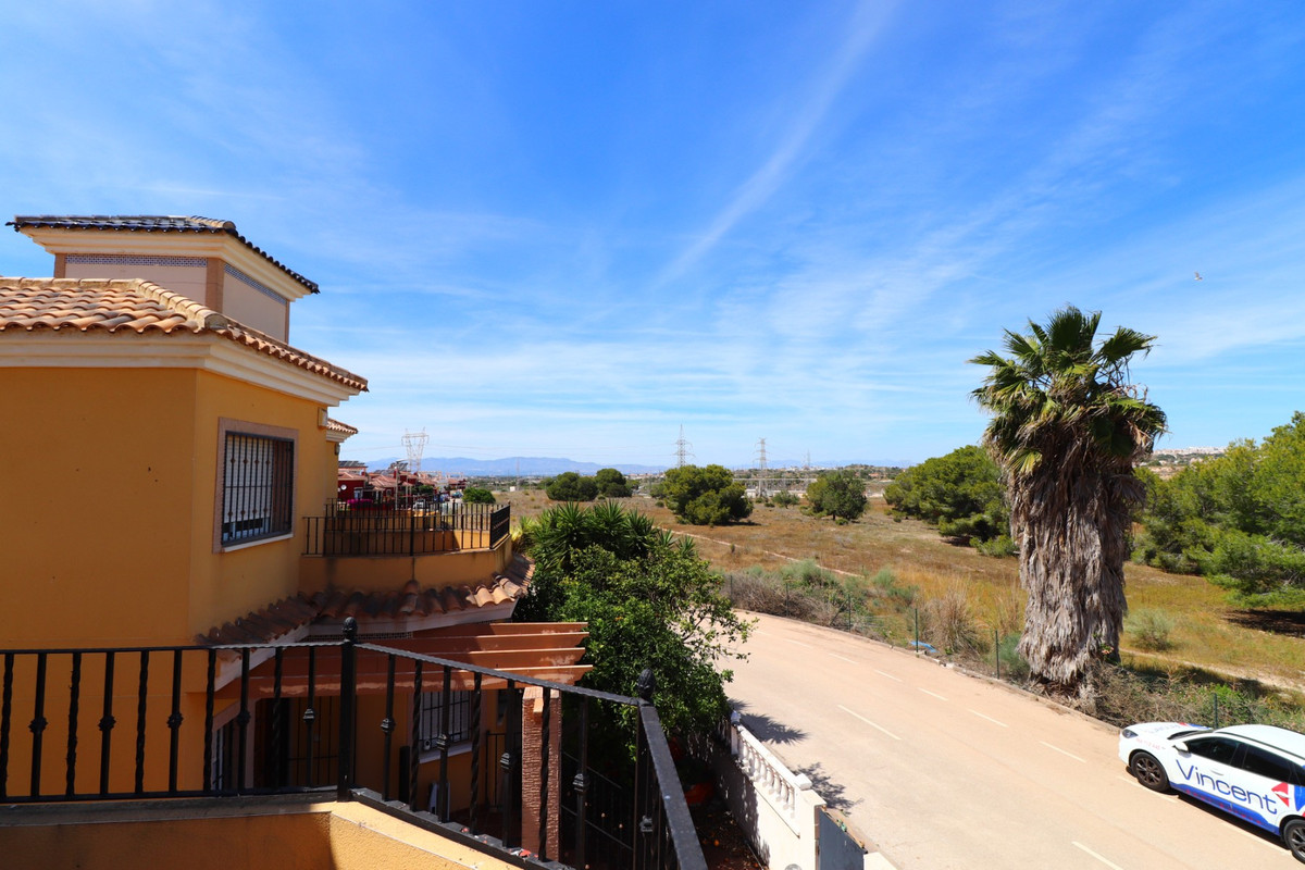 5 Bed Townhouse for sale in Lo Crispin Costa Blanca, Alicante, Spain