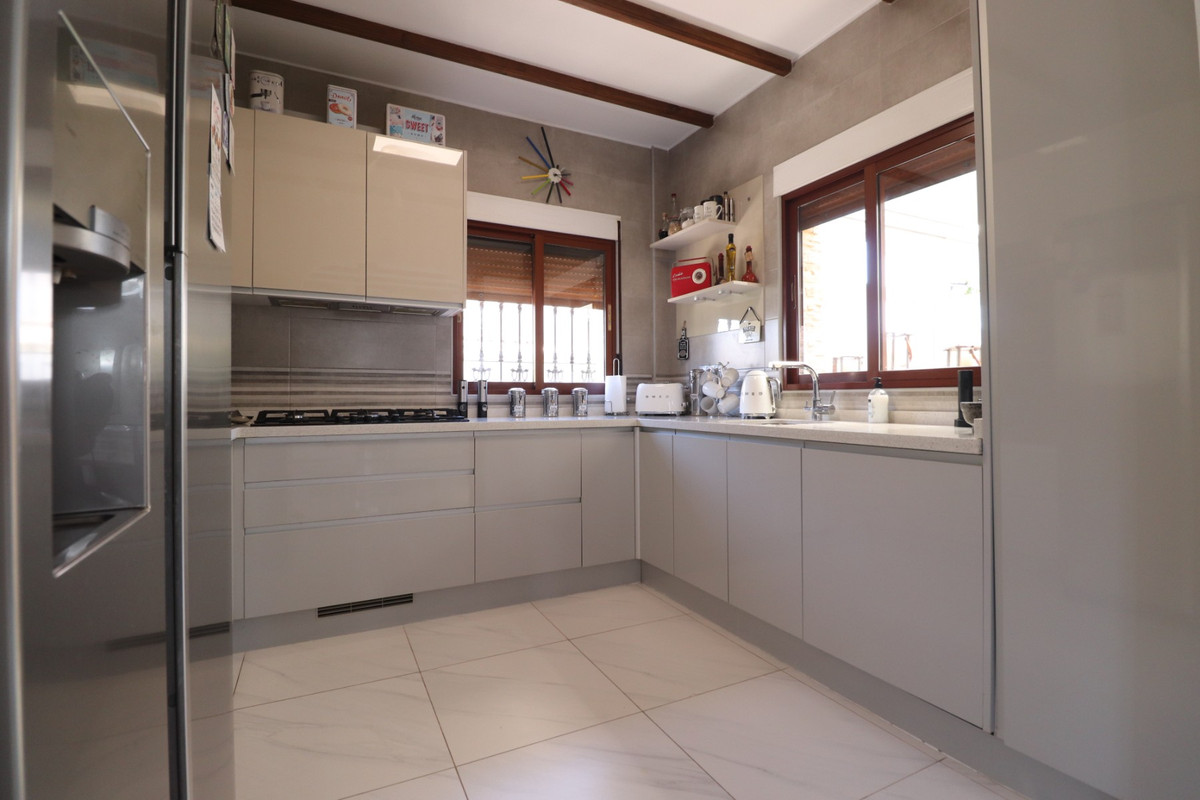 Se vende Villa - Chalet de 3 dormitorios en Costa Blanca, Alicante, España