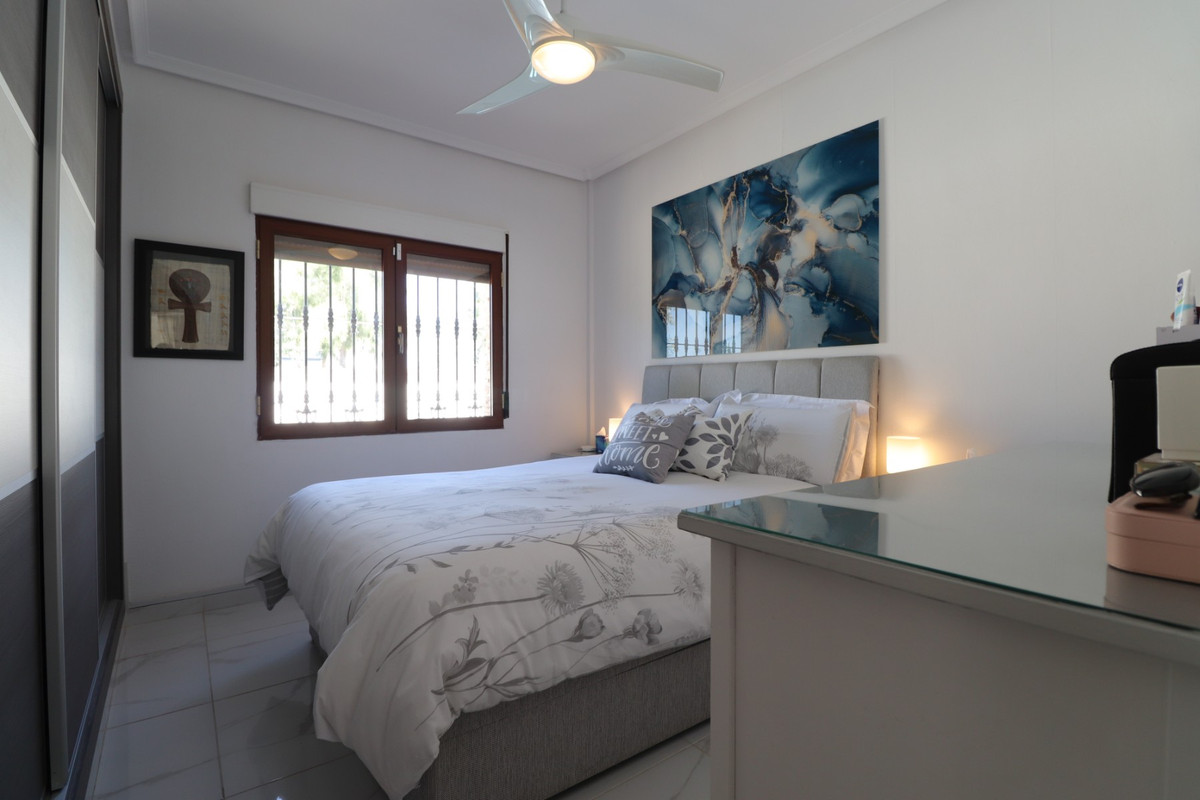 Se vende Villa - Chalet de 3 dormitorios en Costa Blanca, Alicante, España