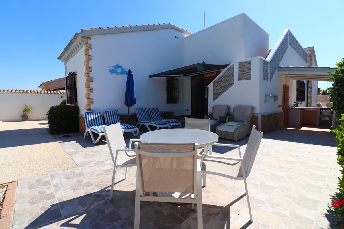 Se vende Villa - Chalet de 3 dormitorios en Costa Blanca, Alicante, España
