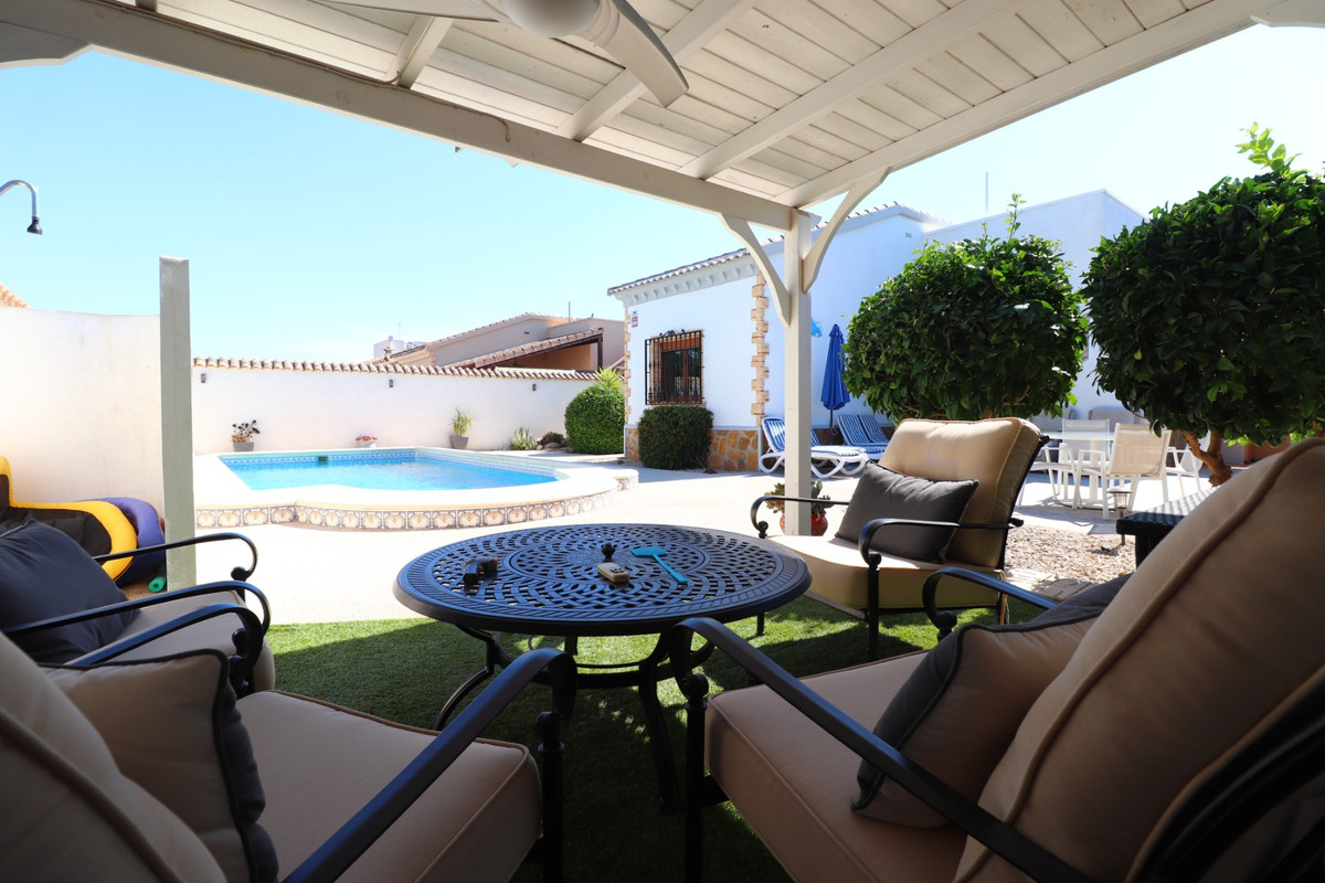 Se vende Villa - Chalet de 3 dormitorios en Costa Blanca, Alicante, España
