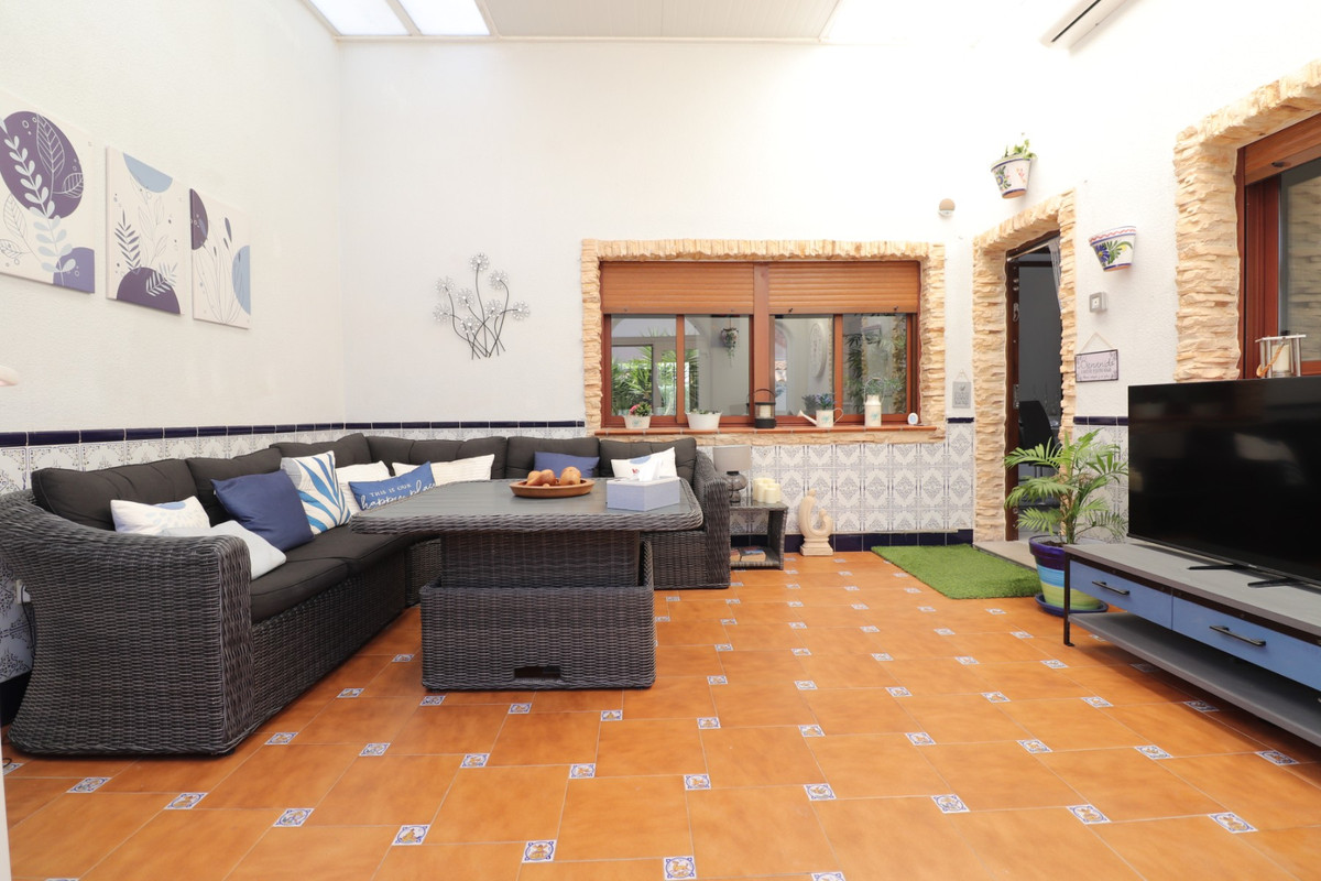 Se vende Villa - Chalet de 3 dormitorios en Costa Blanca, Alicante, España