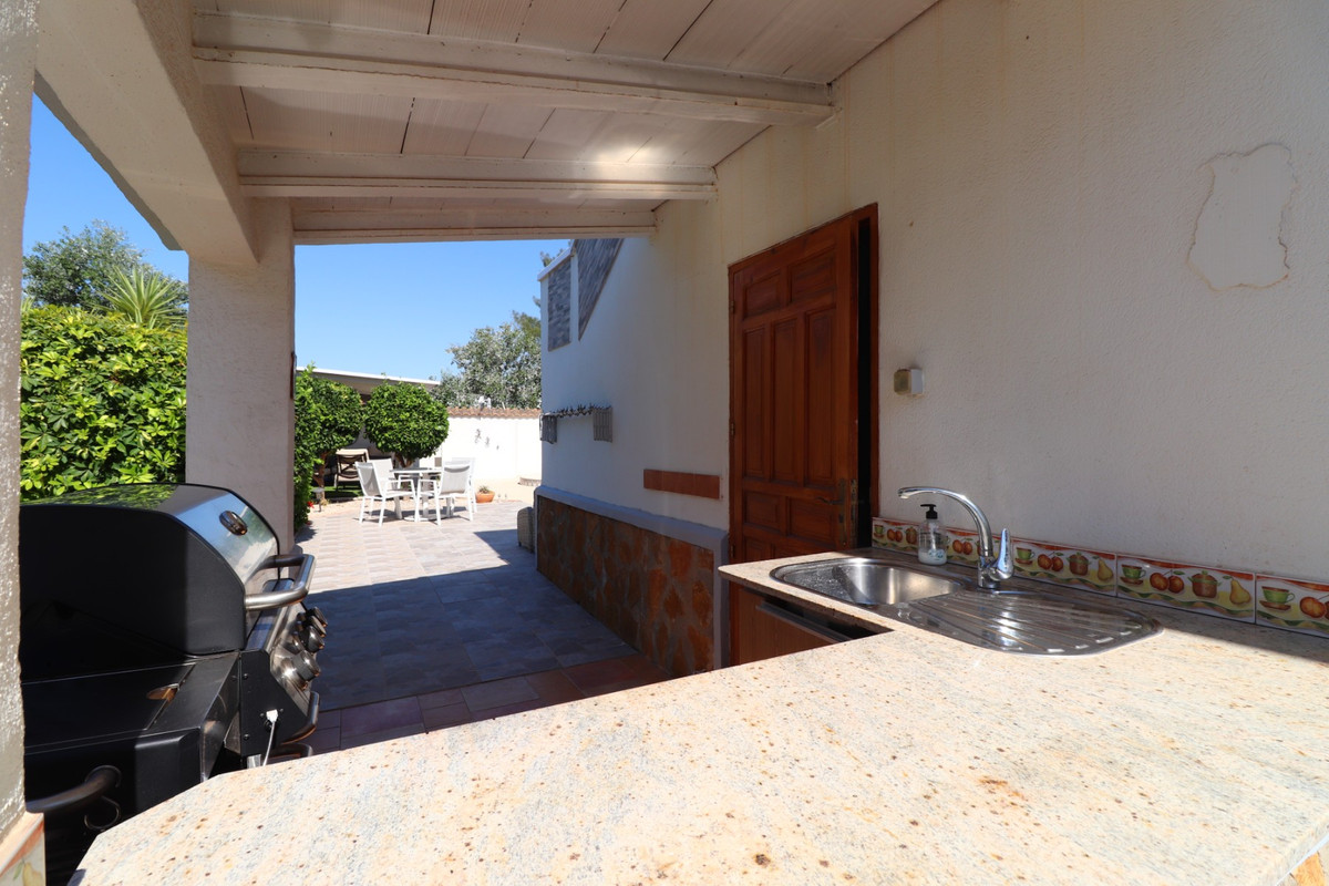Se vende Villa - Chalet de 3 dormitorios en Costa Blanca, Alicante, España
