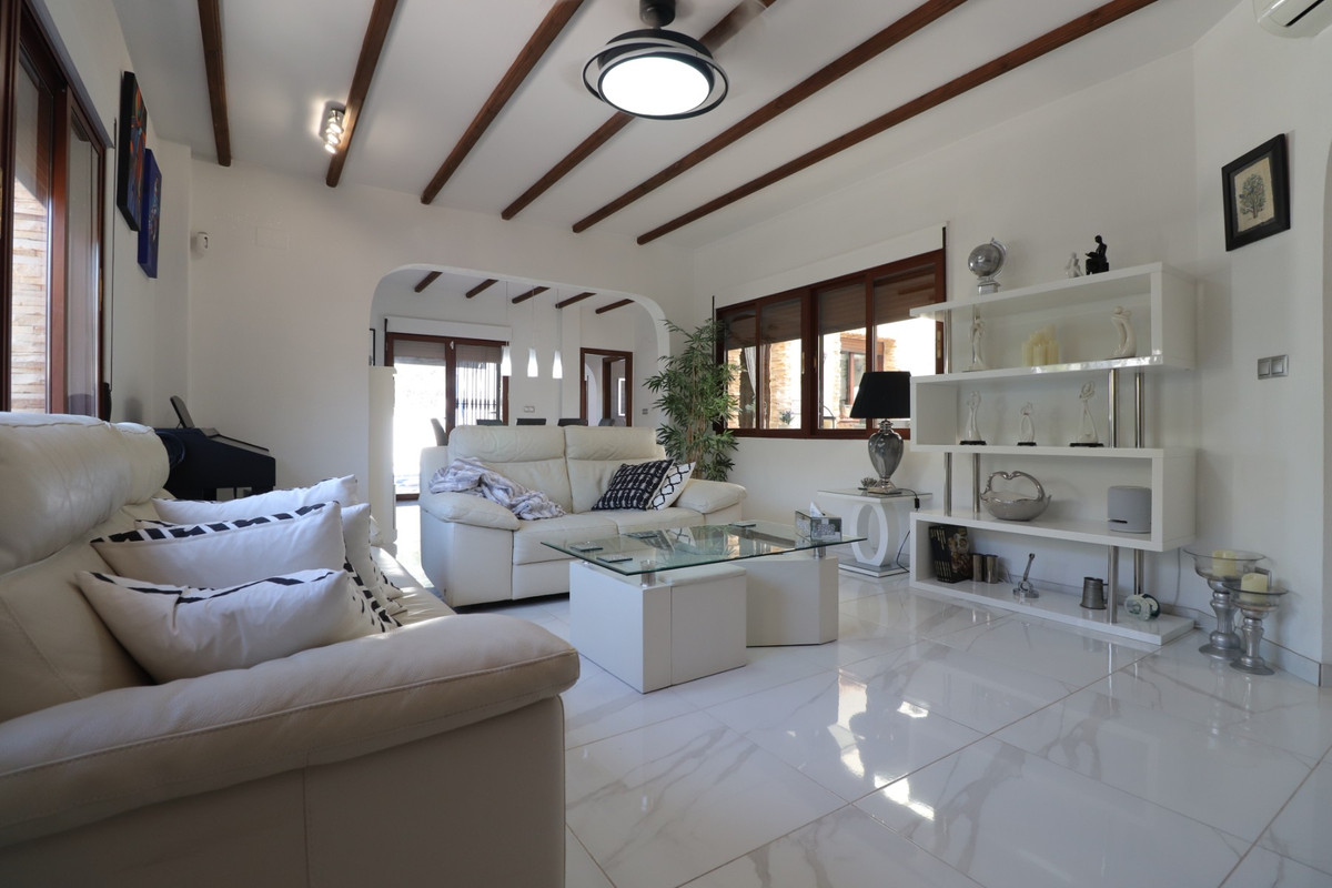 Se vende Villa - Chalet de 3 dormitorios en Costa Blanca, Alicante, España