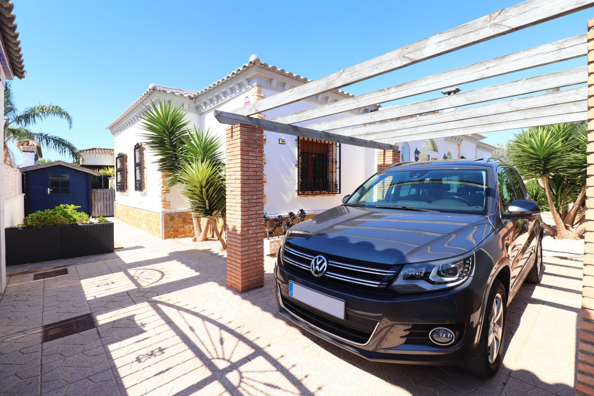 Se vende Villa - Chalet de 3 dormitorios en Costa Blanca, Alicante, España