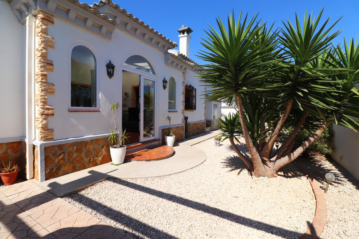 Se vende Villa - Chalet de 3 dormitorios en Costa Blanca, Alicante, España